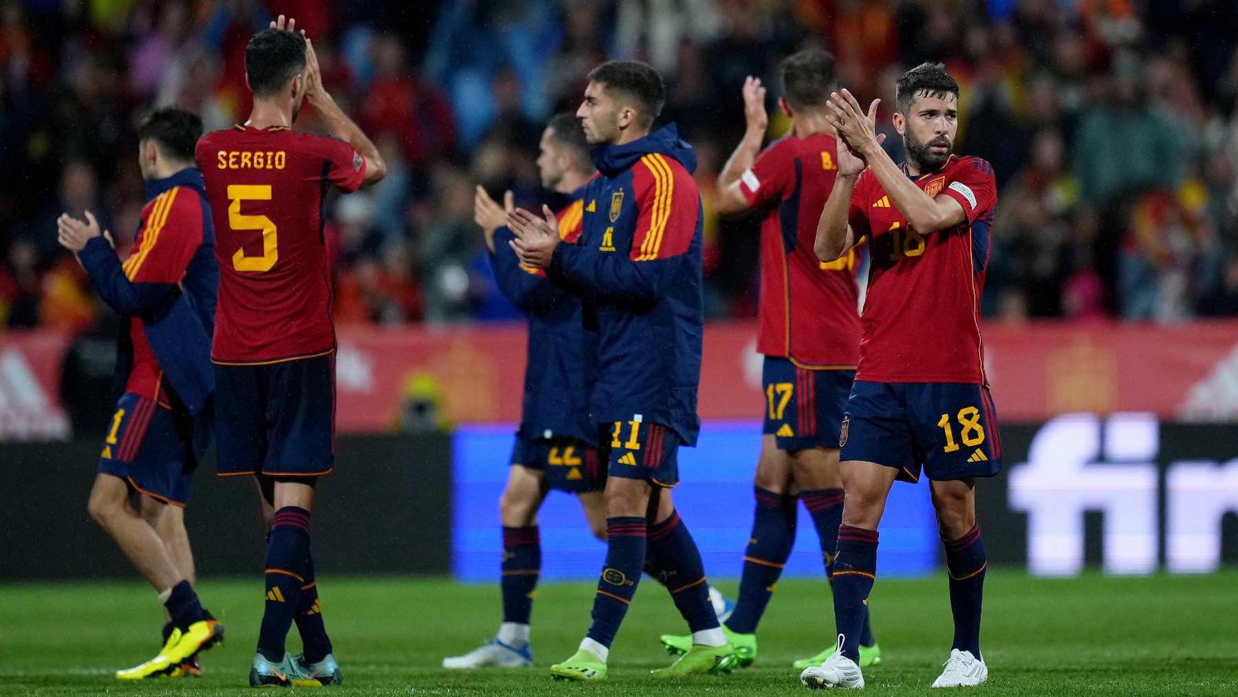 Los jugadores de la selección española tras un partido. (Getty)