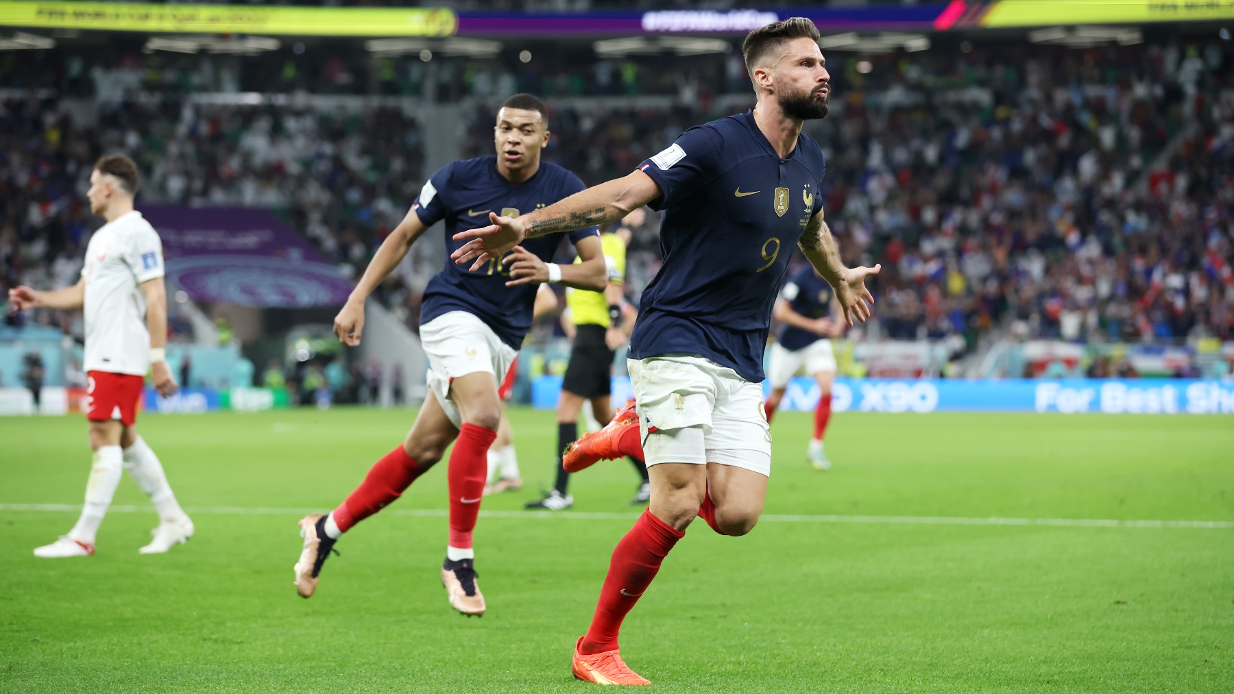 Olivier Giroud celebra su gol con Francia ante Polonia. (Getty)