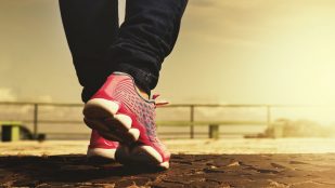 Es más efectivo que caminar 10.000 pasos al día: la nueva tendencia que triunfa