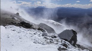 Volcán 'zombi' en Bolivia